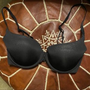 Victorias Secret tshirt bra 32DD